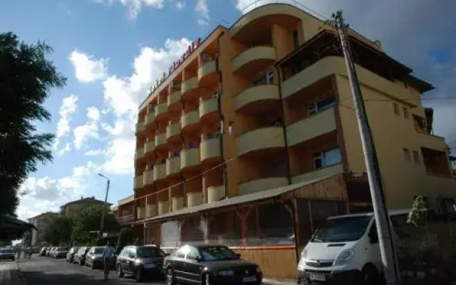 Plovdiv Hotel вид на фасад