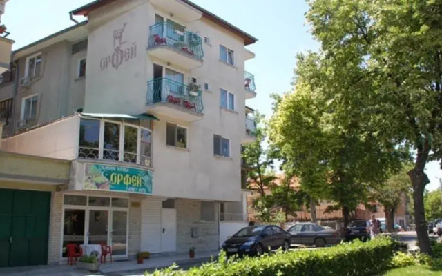 Family Hotel Orfei вид на фасад