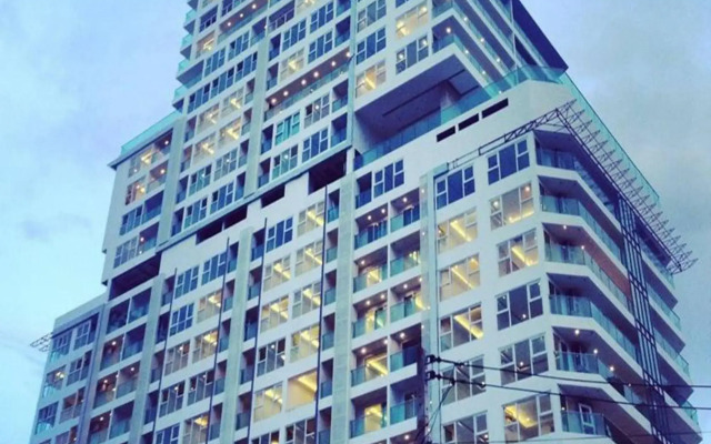 Отель Cosy Beach View Condominium Паттайя вид на фасад