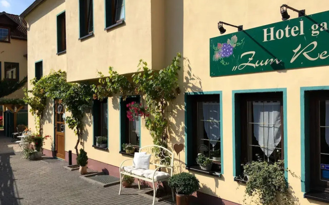 Hotel Garni Zum Rebstock In Naumburg Germany From 117 Photos