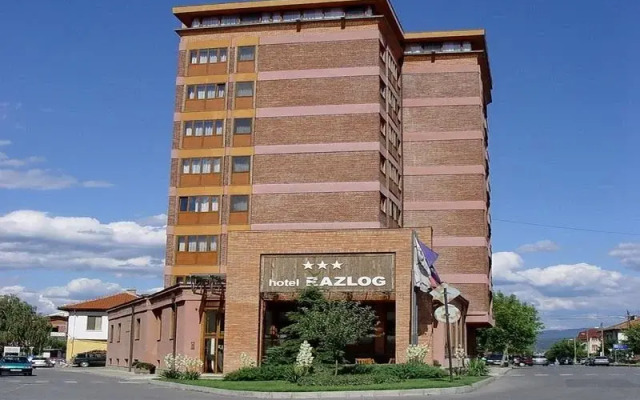 Отель Razlog Болгария, Разлог - отзывы, цены и фото номеров - забронировать отель Razlog онлайн вид на фасад