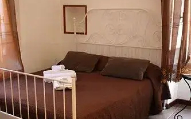 Апартаменты Eleven Apartments комната для гостей