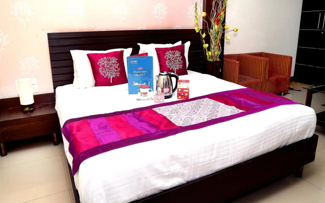 Отель OYO Rooms MG Road Raipur вид на фасад