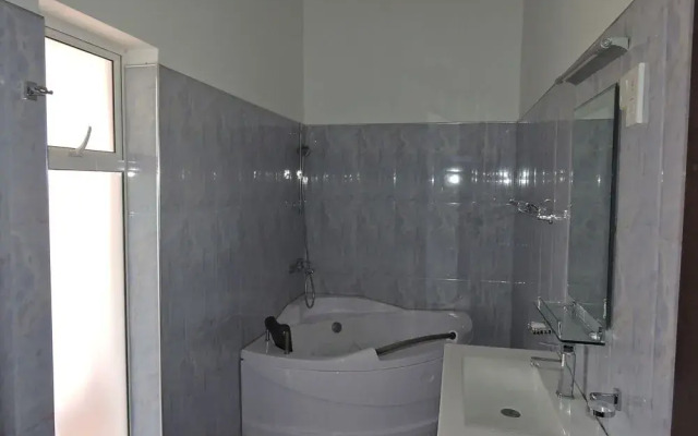 Platinum Marawila Hotel