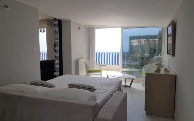 Отель Nice Booking-Domaine Fleurs-Penthouse Франция, Ницца - отзывы, цены и фото номеров - забронировать отель Nice Booking-Domaine Fleurs-Penthouse онлайн комната для гостей