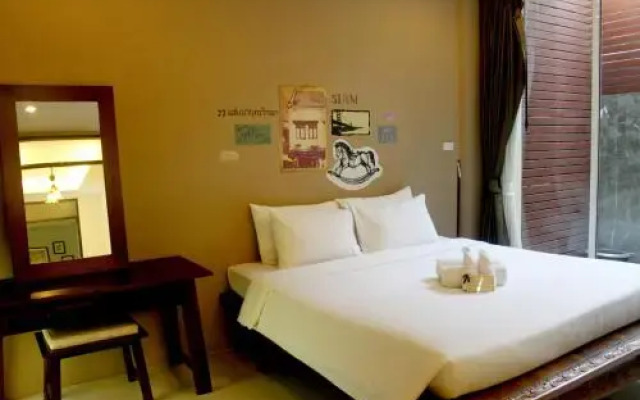Отель Feung Nakorn Balcony Rooms and Cafe Бангкок комната для гостей