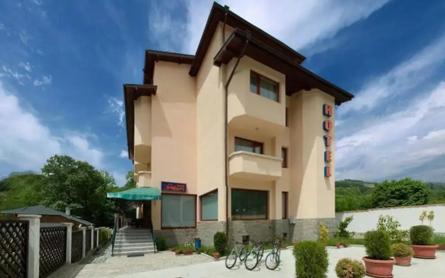 Prim Hotel Сандански вид на фасад