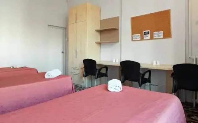 Отель B&b Estudiantes Balmes Барселона комната для гостей