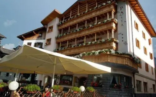 Hotel Posta Форни-ди-Сопра вид на фасад