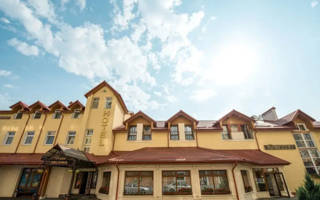 Hotel & SPA Restaurant Pysanka Львов вид на фасад