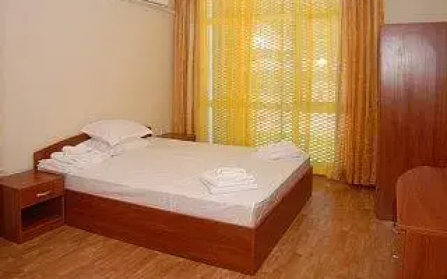 Апартаменты Elit 2 Self Catered Studio