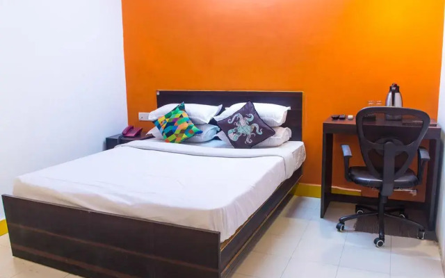 Raja Hotel вид на фасад