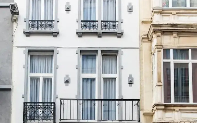 Отель Secret Suites Brussels Royal Бельгия, Брюссель - отзывы, цены и фото номеров - забронировать отель Secret Suites Brussels Royal онлайн вид на фасад