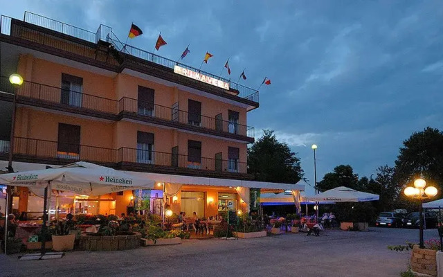 Primavera Hotel вид на фасад