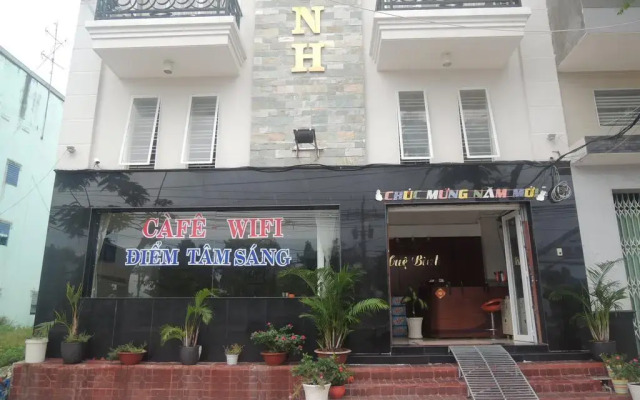Hue Binh Hotel Chau Doc вид на фасад