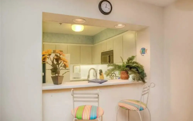 Laurel Court 204