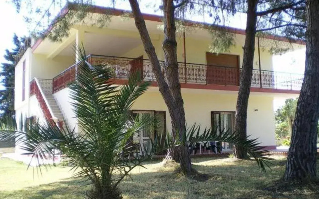 Отель Villa Mediterraneo Фонтане-Бьянке вид на фасад