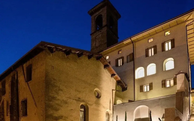 Отель La Ripa Hostel Италия, Альбино - отзывы, цены и фото номеров - забронировать отель La Ripa Hostel онлайн вид на фасад