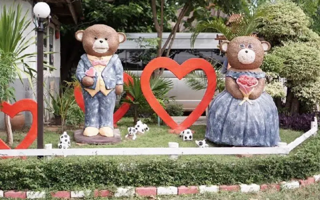 Huenpetch Resort(เฮือนเพชร รีสอร์ท)