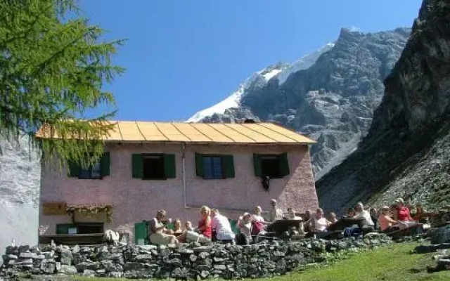 Hotel Madatsch Стельвио вид на фасад