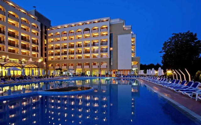 Отель Sol Nessebar Mare Hotel - Все включено Болгария, Несебр - 8 отзывов об отеле, цены и фото номеров - забронировать отель Sol Nessebar Mare Hotel - Все включено онлайн вид на фасад