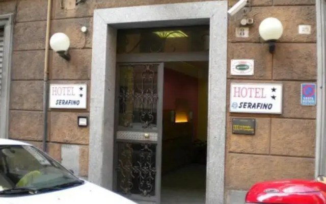 Hotel Serafino вид на фасад