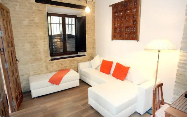 Apartamentos Pilatos King S Inn In Seville Spain From 152