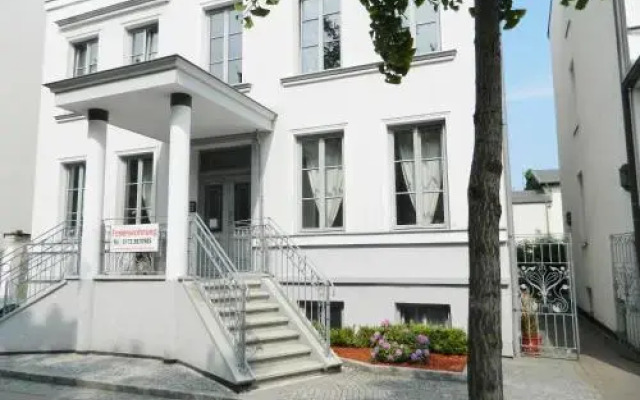 Отель Pension Ostseetraum Warnemünde вид на фасад