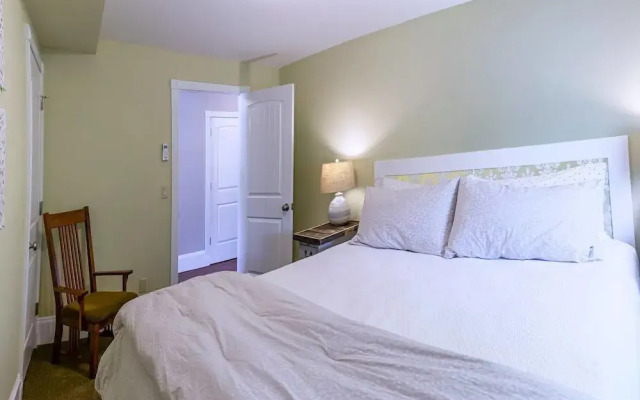 Pioneer House - North Suite