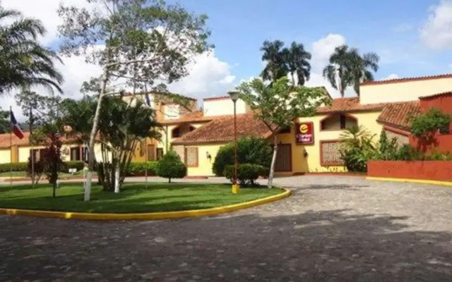 Отель Clarion Hotel Copan Ruinas Гондурас, Копан-Руинас - отзывы, цены и фото номеров - забронировать отель Clarion Hotel Copan Ruinas онлайн вид на фасад