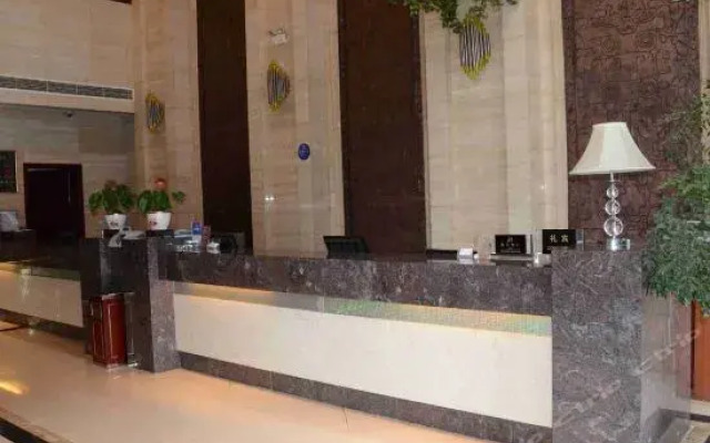 Prince Banquet Hotel вид на фасад