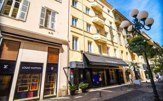 Апартаменты Studio hyper-centre Rue Paradis вид на фасад