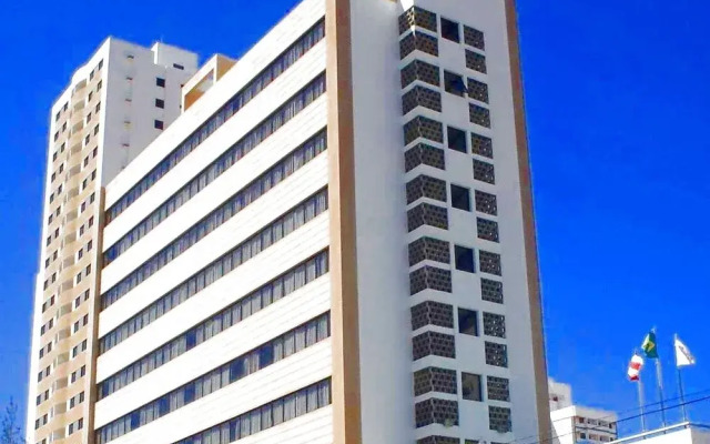 Pisa Plaza Hotel вид на фасад