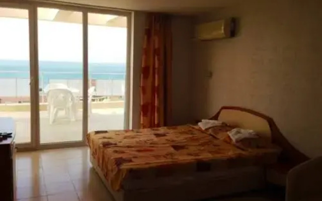 Hotel Kotva 3 комната для гостей