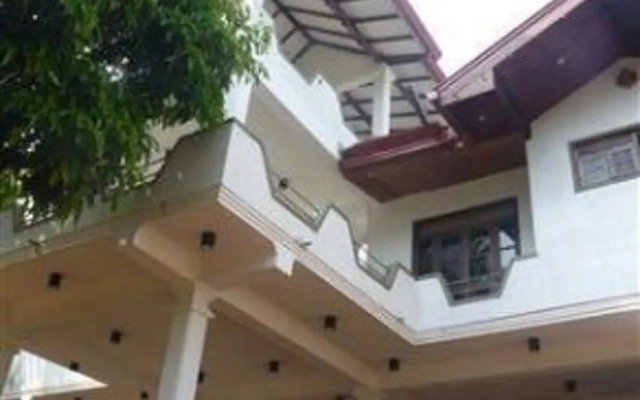 Отель Nadeeja Guest House вид на фасад