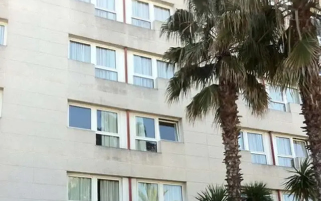 Hotel Sercotel Air Penedès вид на фасад
