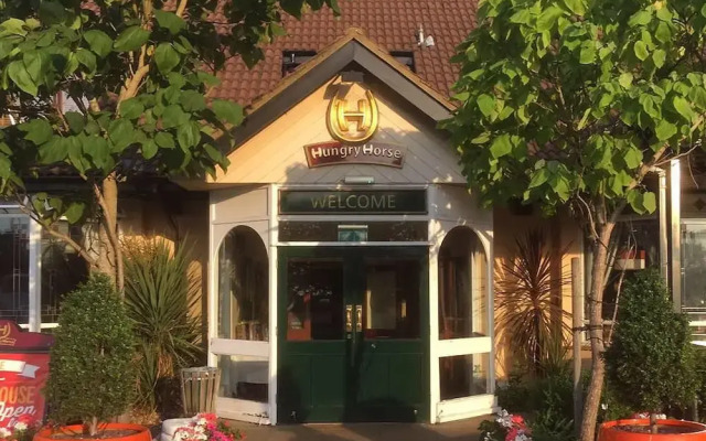 Отель Farmhouse Innlodge вид на фасад
