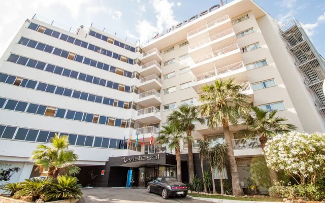 Апартаменты Vistasol Apartments вид на фасад