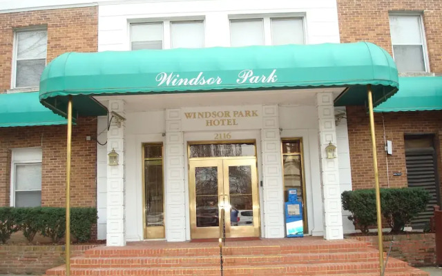 Windsor Park Hotel вид на фасад