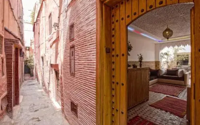 Отель Amour d'auberge вид на фасад