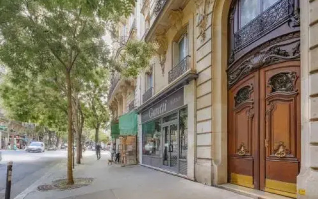 Отель Charming Studio In The Heart Of Montmartre Франция, Париж - отзывы, цены и фото номеров - забронировать отель Charming Studio In The Heart Of Montmartre онлайн вид на фасад
