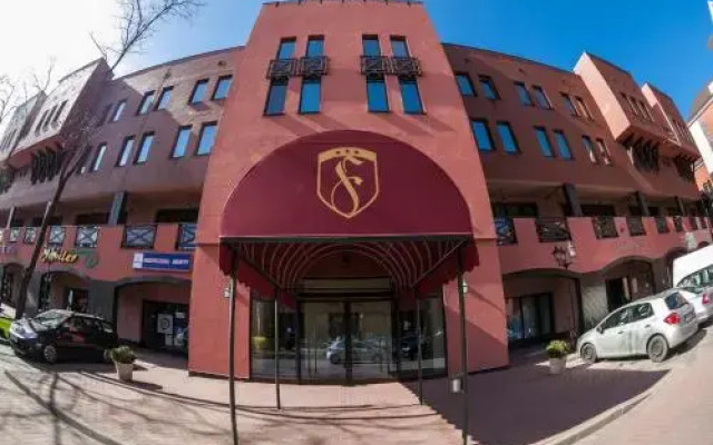 Fort Hotel вид на фасад