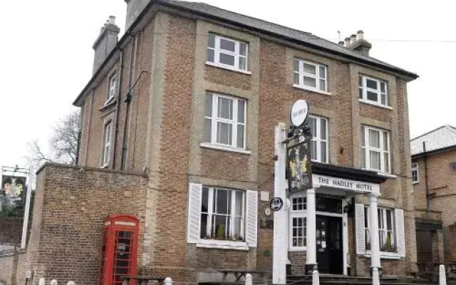 The Hadley Hotel вид на фасад