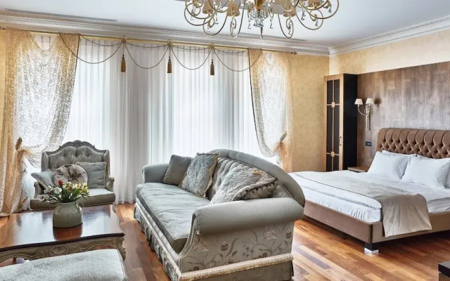 Shato Luxe Hotel