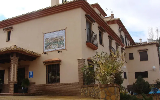 Отель La Encina Centenaria вид на фасад