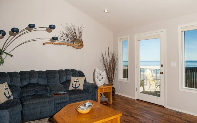Jim's Crows Nest 3 Br townhouse by RedAwning