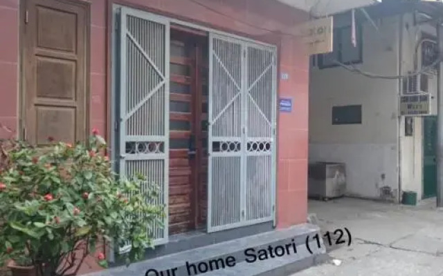 Отель Satori Homestay Entire House вид на фасад
