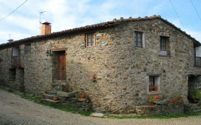 Отель Casa da Bica вид на фасад