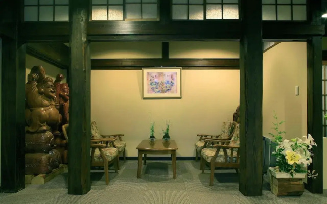 Отель Gensen no Yado Maruishi Ryokan Япония, Хакуба - отзывы, цены и фото номеров - забронировать отель Gensen no Yado Maruishi Ryokan онлайн вид на фасад