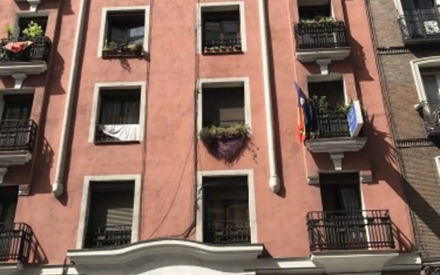 Отель Hostal Becerrea Мадрид вид на фасад